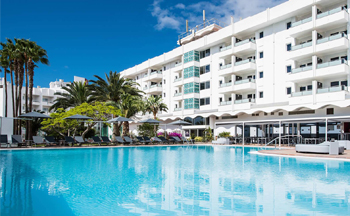 Piscina del Axel Hotel